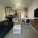T2 Rez De Villa Avec Piscines