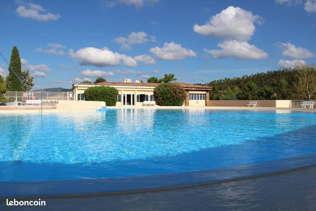 T2 Rez De Avec Piscines Appartement
